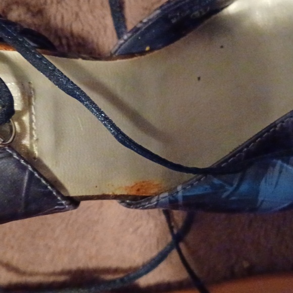 Preloved Women's Shoes Sizes 6, 6.5. (1) - Picture 6 of 7